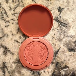 Tarte blush color quirky